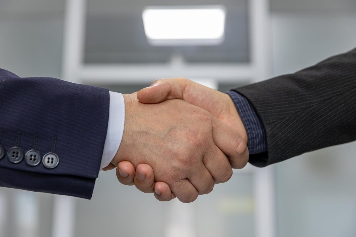 How to Choose an SAP Commerce Consulting Partner: Boutique vs Big 4 - Commerce Consulting Services